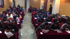 臭氧新医学理疗师第九届考证班学员正在考试
